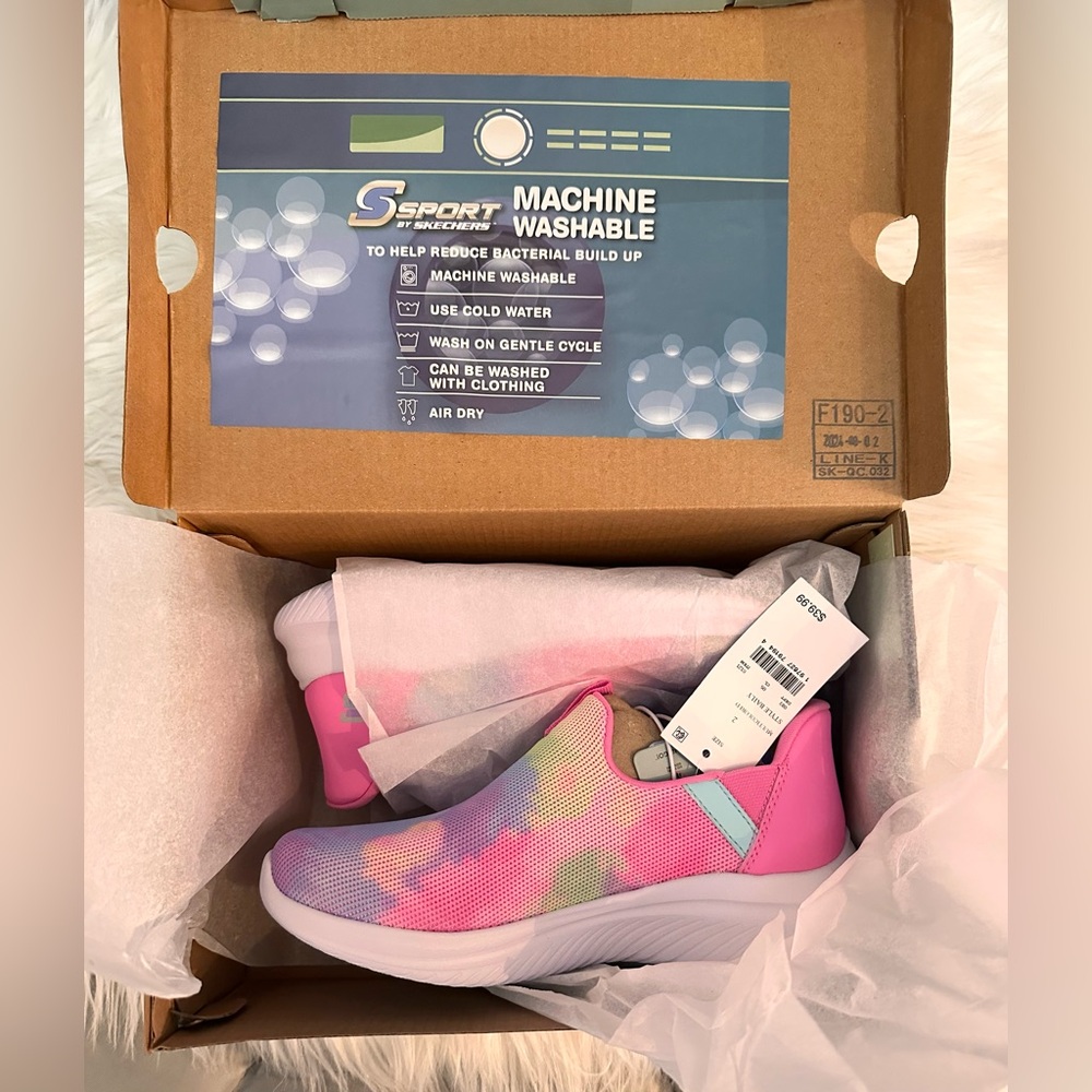 Skechers Girl’s Pink Step In Slip-On Sneakers Sz 2 NEW! - Picture 3 of 4
